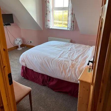 Roskeen House Bed and Breakfast *
