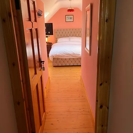 Roskeen House Bed and Breakfast Tierna