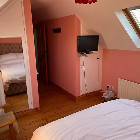 Bed and Breakfast Roskeen House Tierna