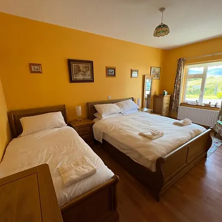 Roskeen House Bed and Breakfast Tierna