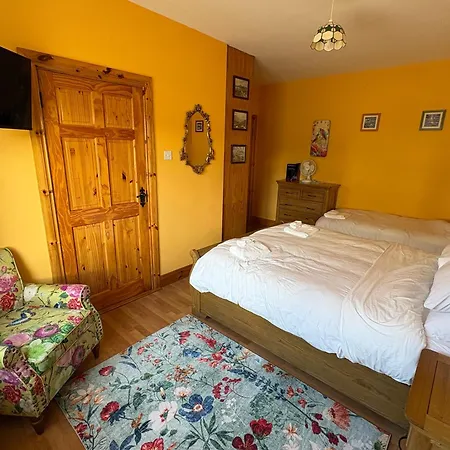 Roskeen House Bed and Breakfast